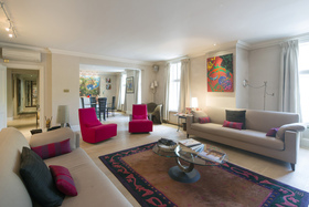 2 bedroom Property f...